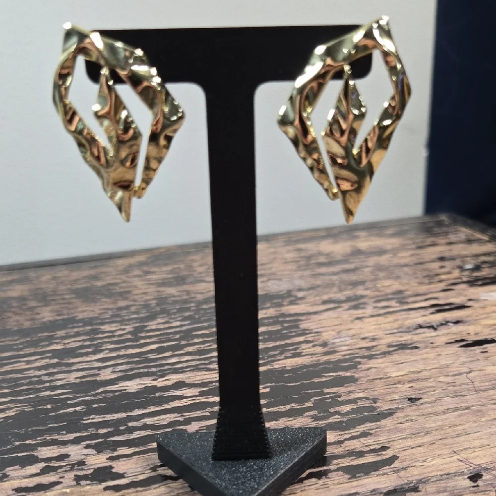 ❤️ Gold Tone Geometric Earrings‎